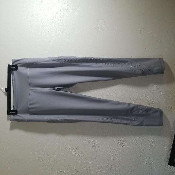 Victoria's Secret Pants - Victoria Sport Gray Workout leggings Size L